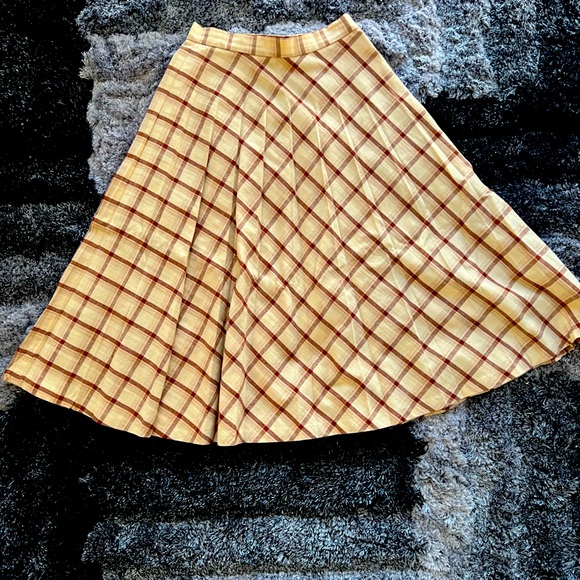 Dresses & Skirts - Vintage midi skirt